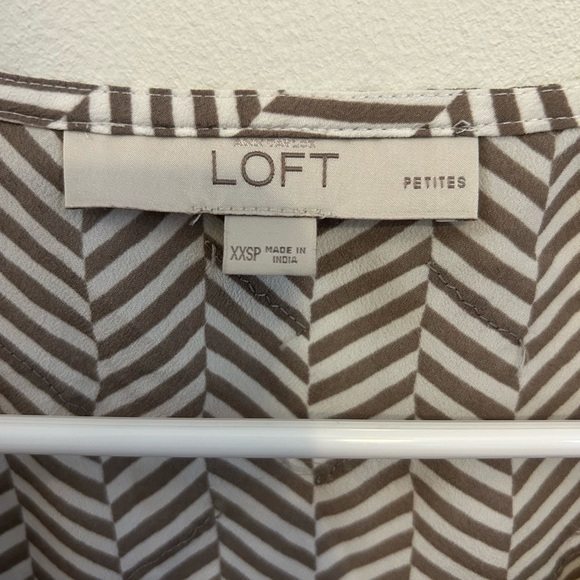 Ann Taylor LOFT Sleveless Blouse, Size XXSP - Picture 4 of 5